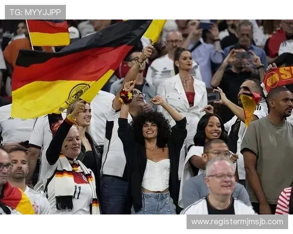 世界杯女球迷走光瞬间引发广泛讨论，如何保障现场观众的隐私与权益